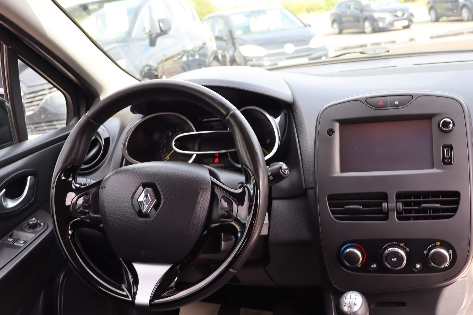 Billede af Renault Clio IV 1,5 dCi 75 Limited Sport Tourer