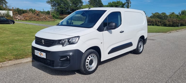 Peugeot Partner BlueHDi 100 L2V2 Plus Van