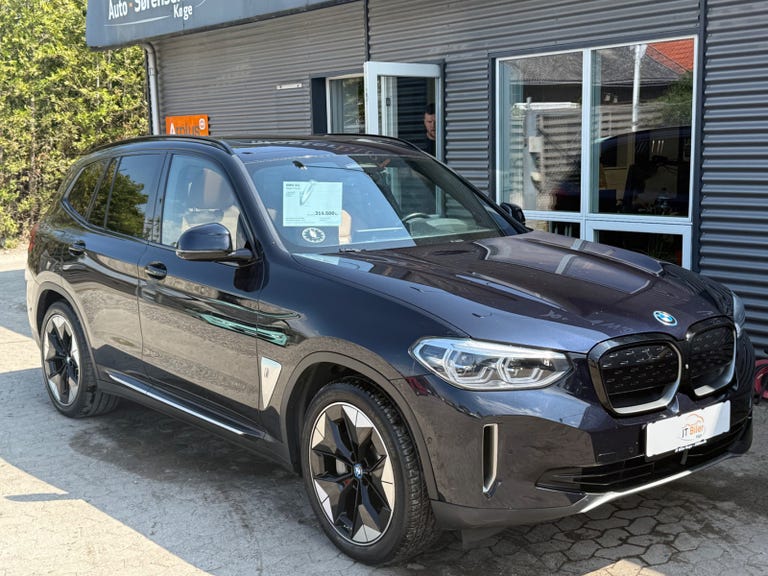 BMW iX3 Charged Plus