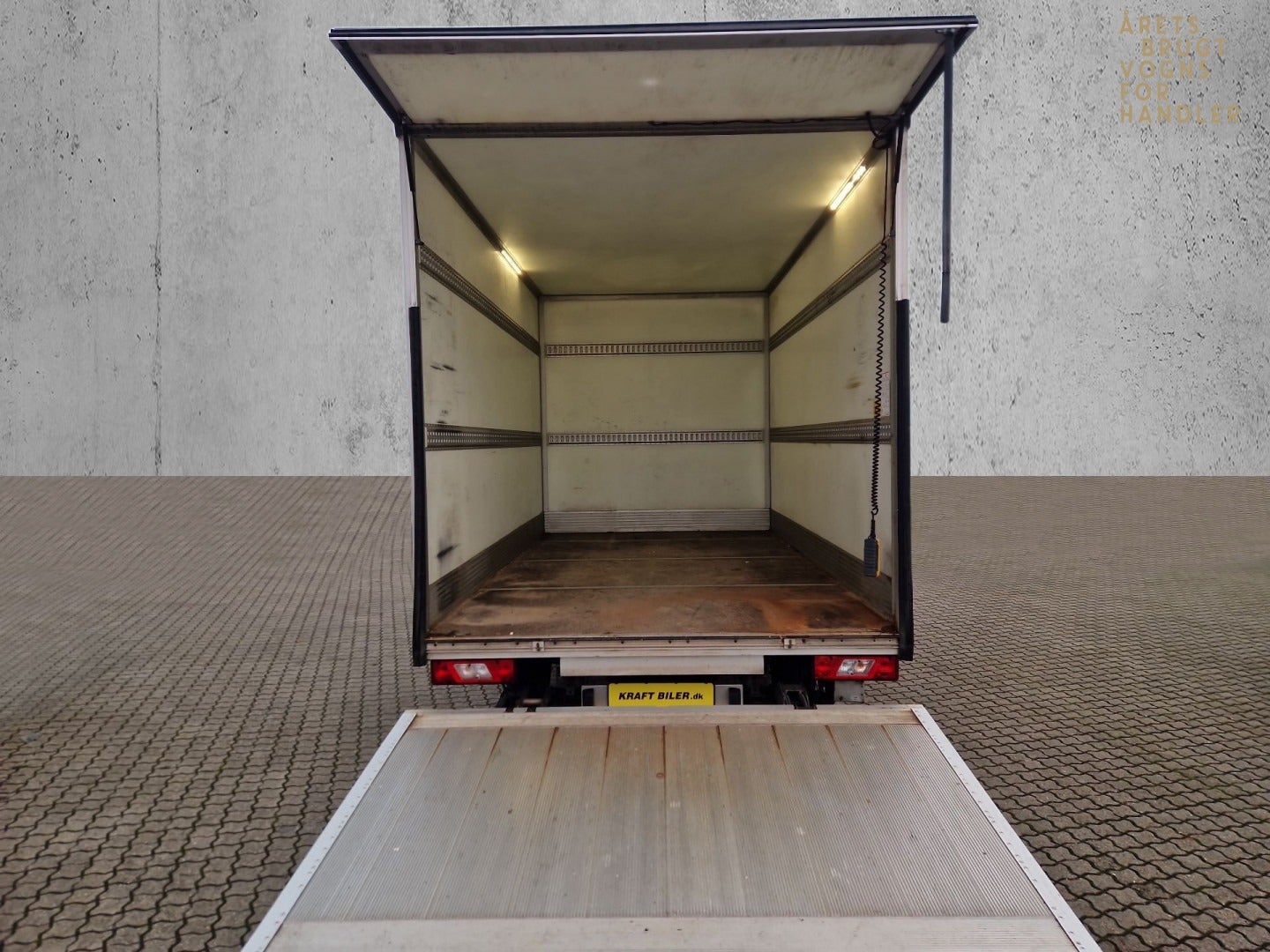 Billede af Ford Transit 350 L3 Chassis 2,0 TDCi 170 Alukasse m/lift aut. FWD