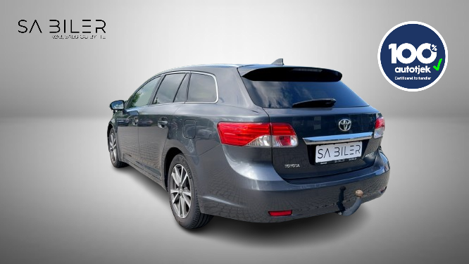 Toyota Avensis 2013