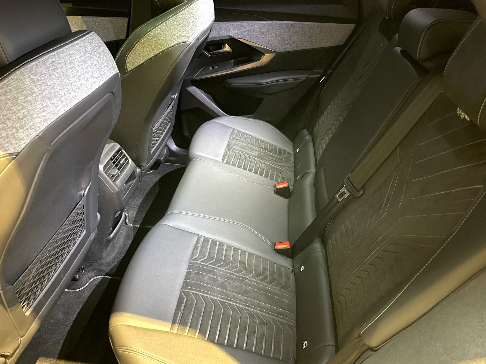 Billede af Peugeot e-3008 77 GT