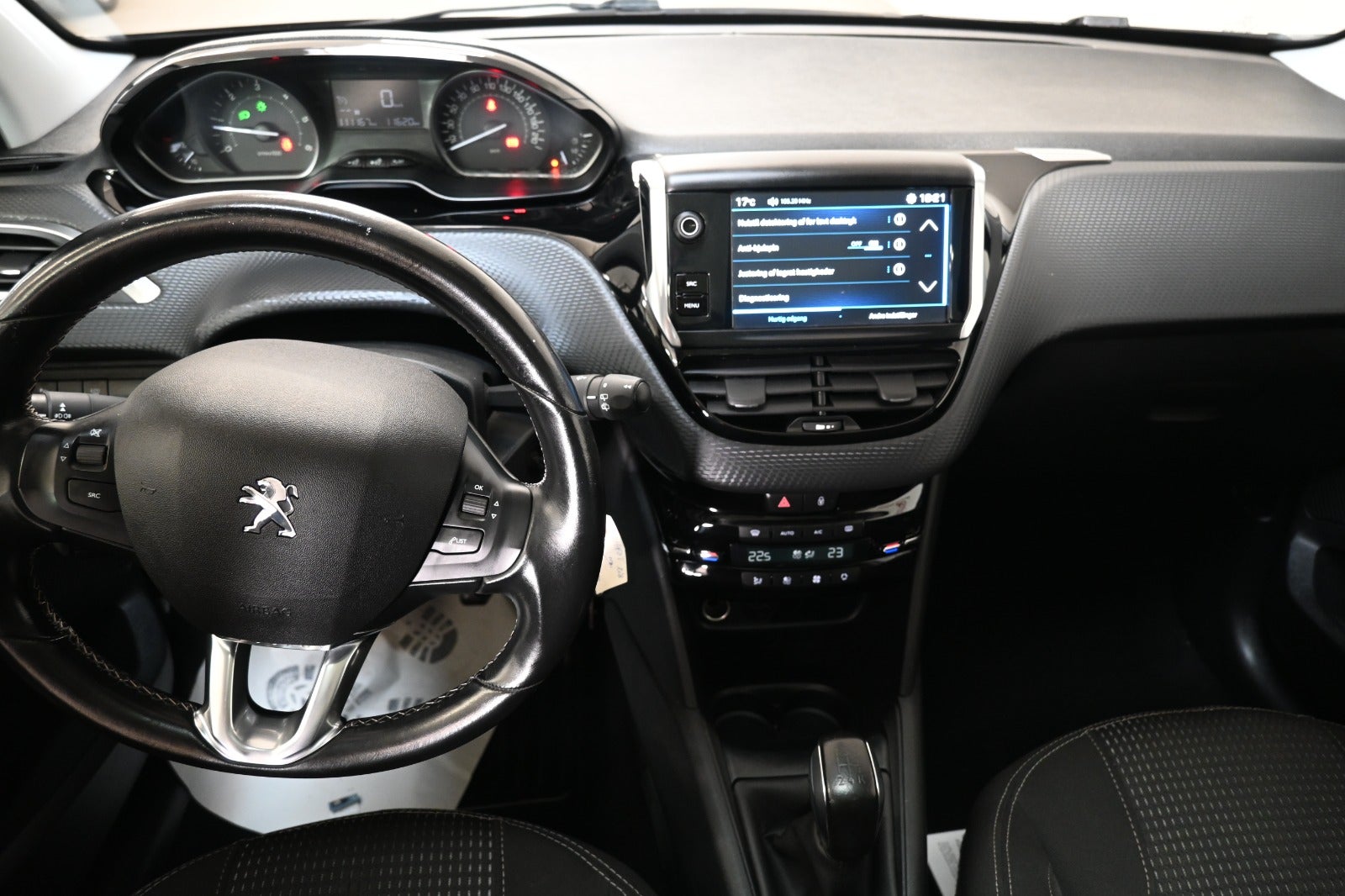 Peugeot 208 BlueHDi 100 Allure Sky