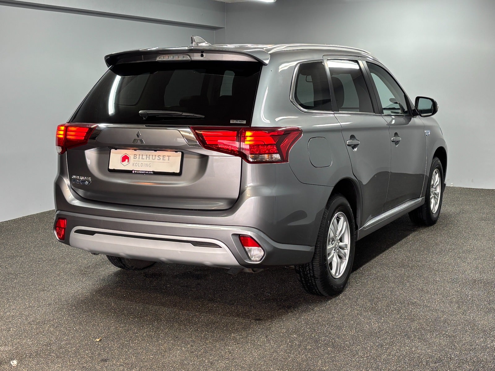 Billede af Mitsubishi Outlander 2,4 PHEV Inform CVT 4WD