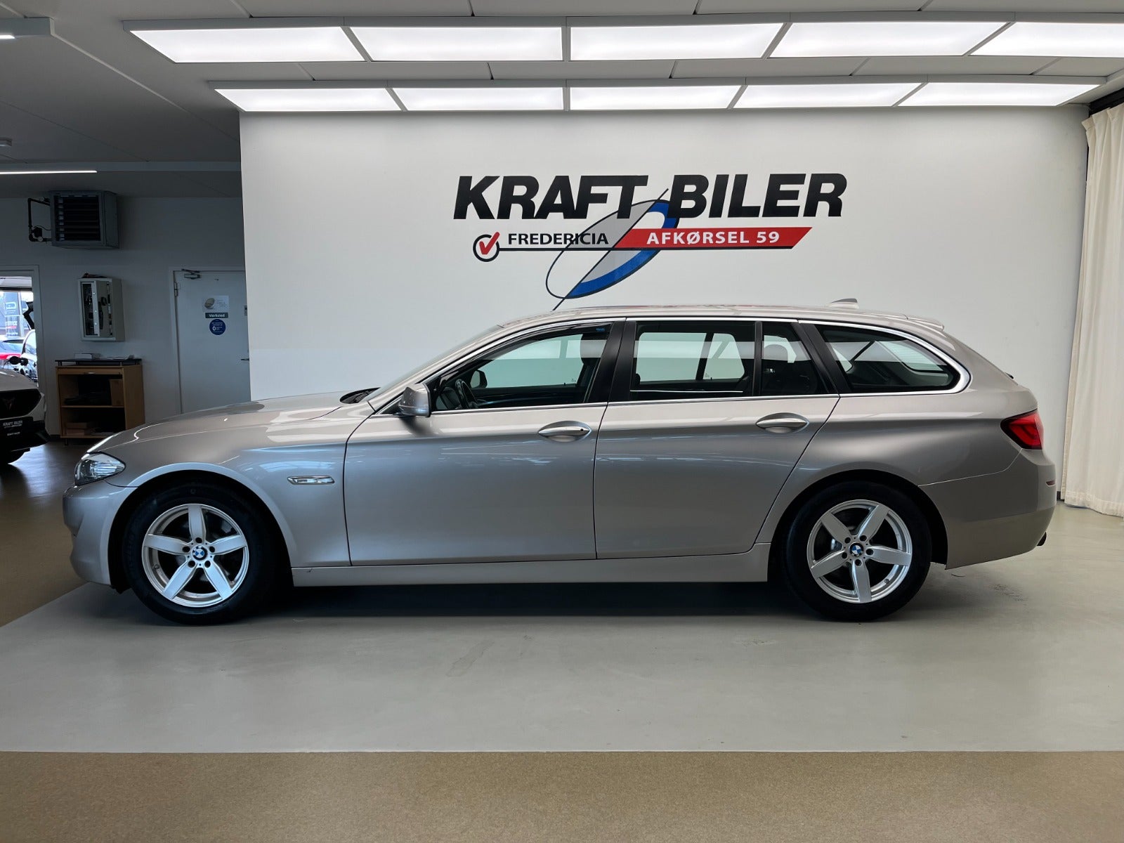 Billede af BMW 523i 3,0 Touring aut.