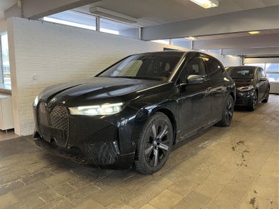 BMW iX xDrive40 Fully Charged