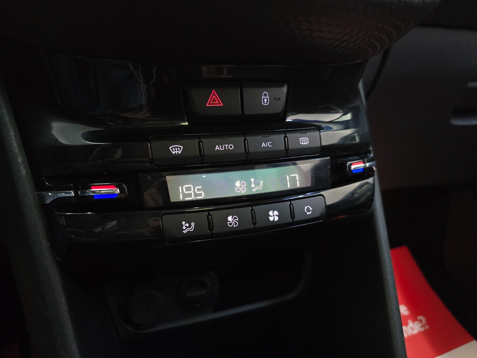 Billede af Peugeot 2008 1,2 e-THP 110 Desire Sky