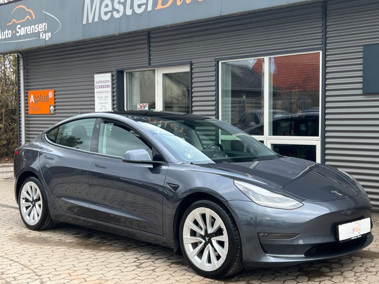 Tesla Model 3 Long Range AWD