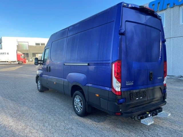 Billede af Iveco Daily 3,0 35S21 12m³ Van AG8