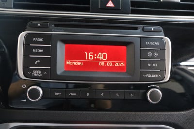 Kia Rio CVVT Attraction