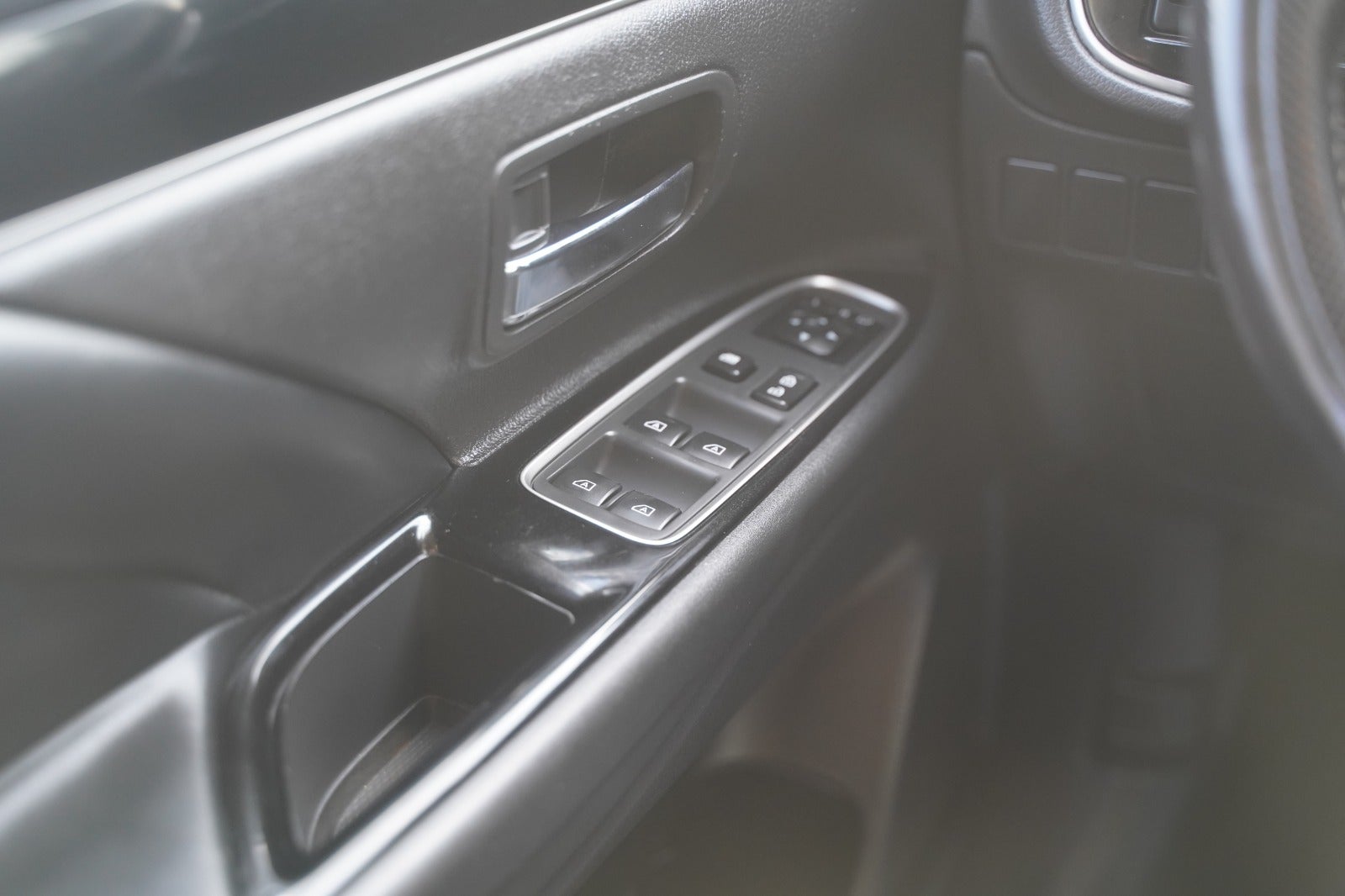 Billede af Mitsubishi Outlander 2,4 PHEV Invite CVT 4WD