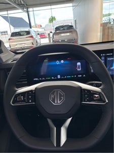MG EHS PHEV Luxury