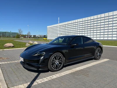 Porsche Taycan  Performance+ 4d