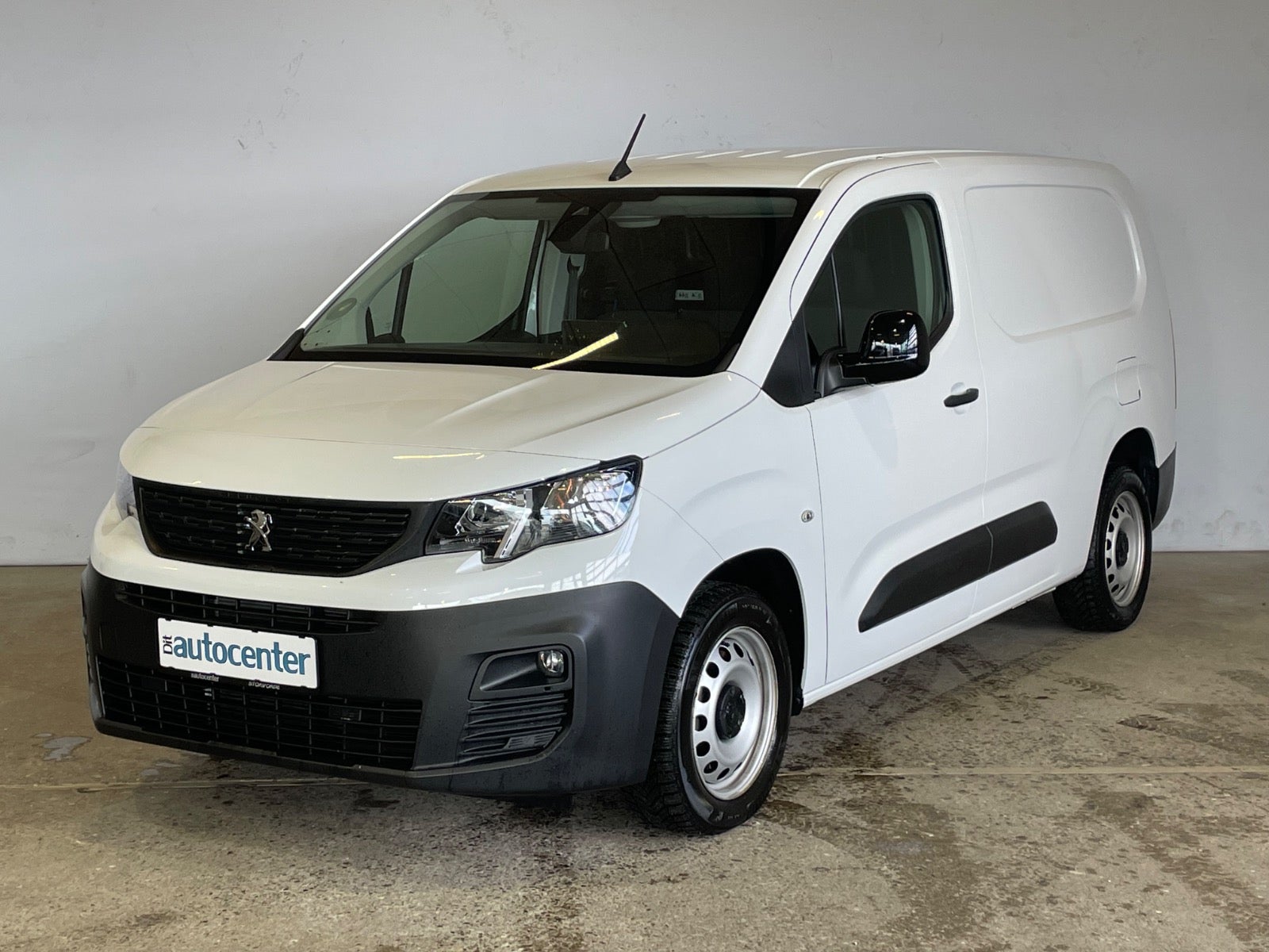 Peugeot Partner BlueHDi 100 L2V2 Plus Van