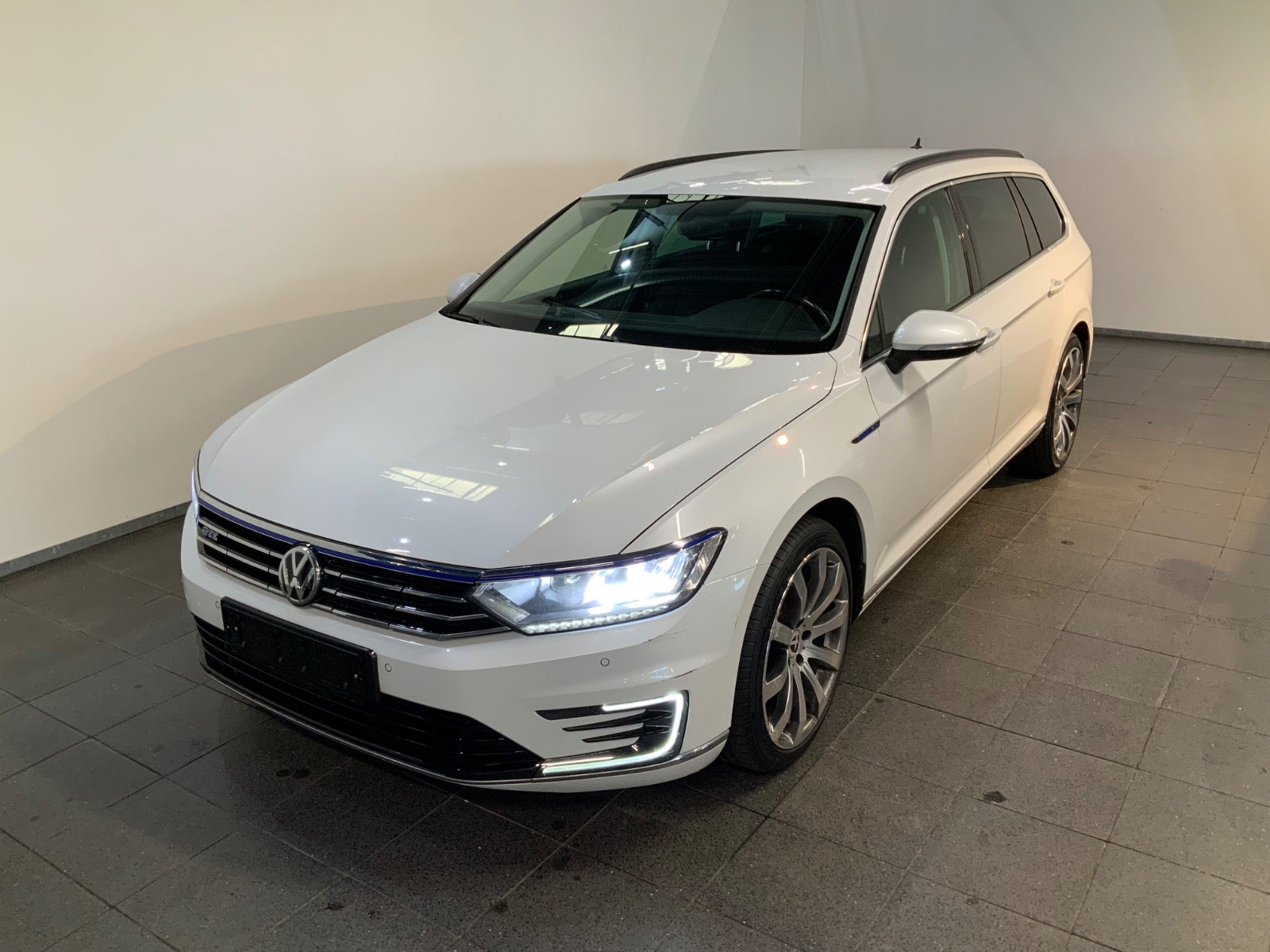 VW Passat (1/8)