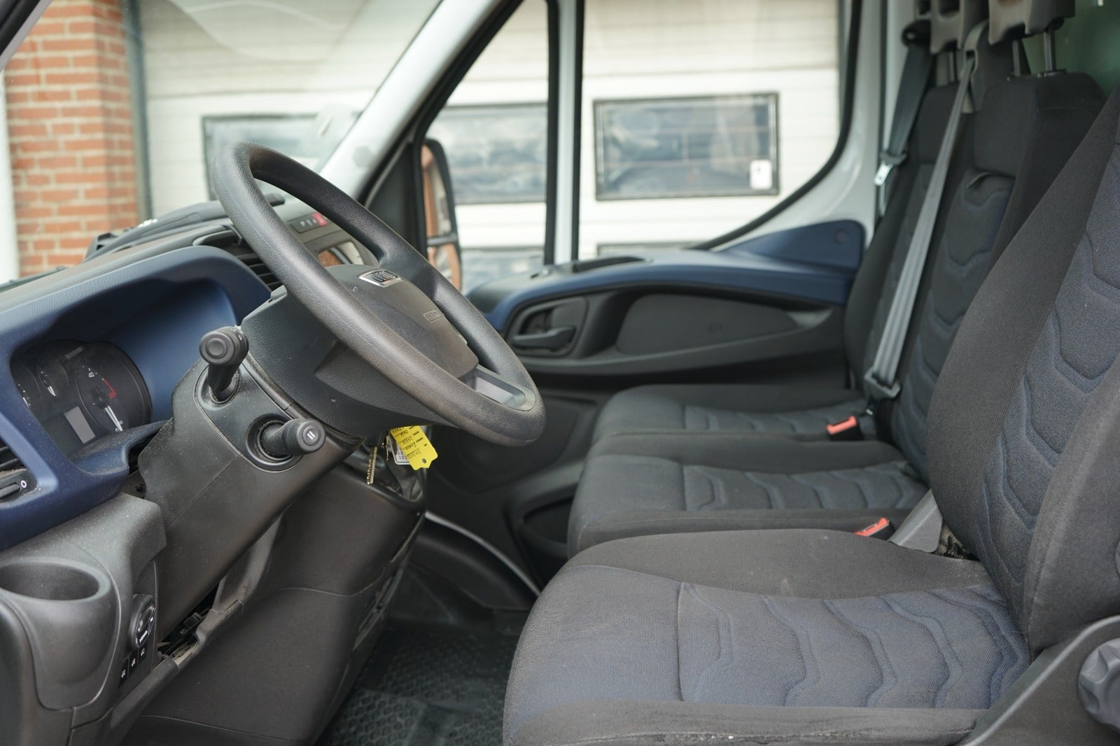 Billede af Iveco Daily 2,3 35S16 Alukasse m/lift AG8