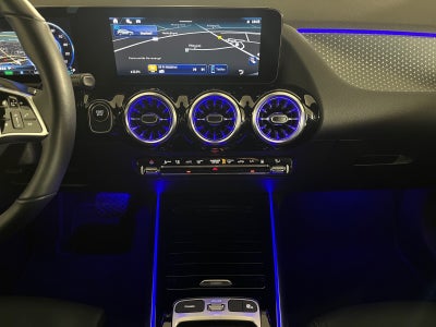 Mercedes EQA300 Progressive 4Matic Van