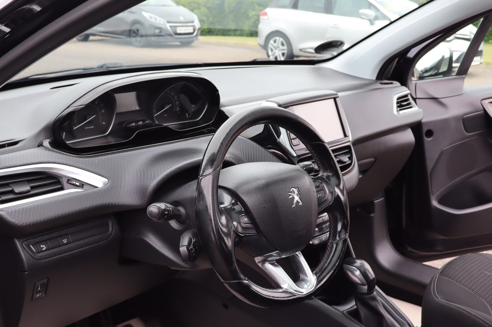 Billede af Peugeot 208 1,5 BlueHDi 100 Allure Sky