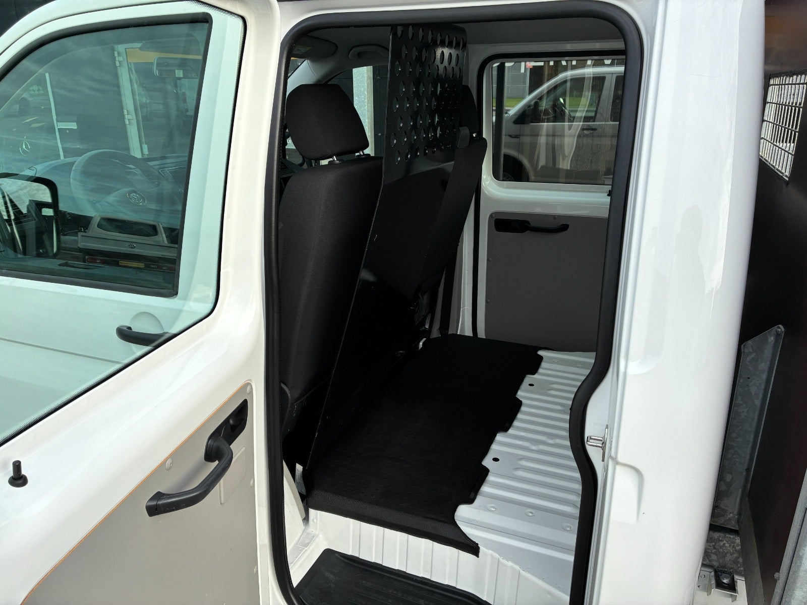 VW Transporter TDi 102 Db.Kab m/lad