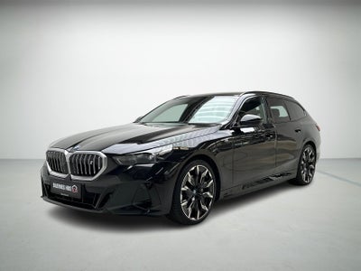 BMW i5 eDrive40 Touring Fully Charged M-Sport