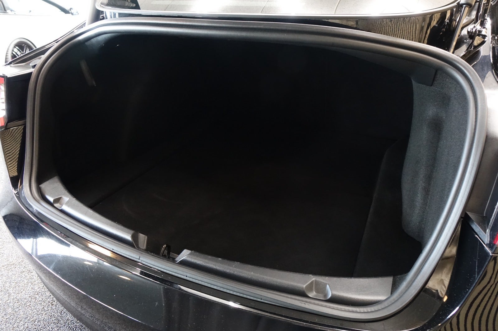 Tesla Model 3, Billede 7