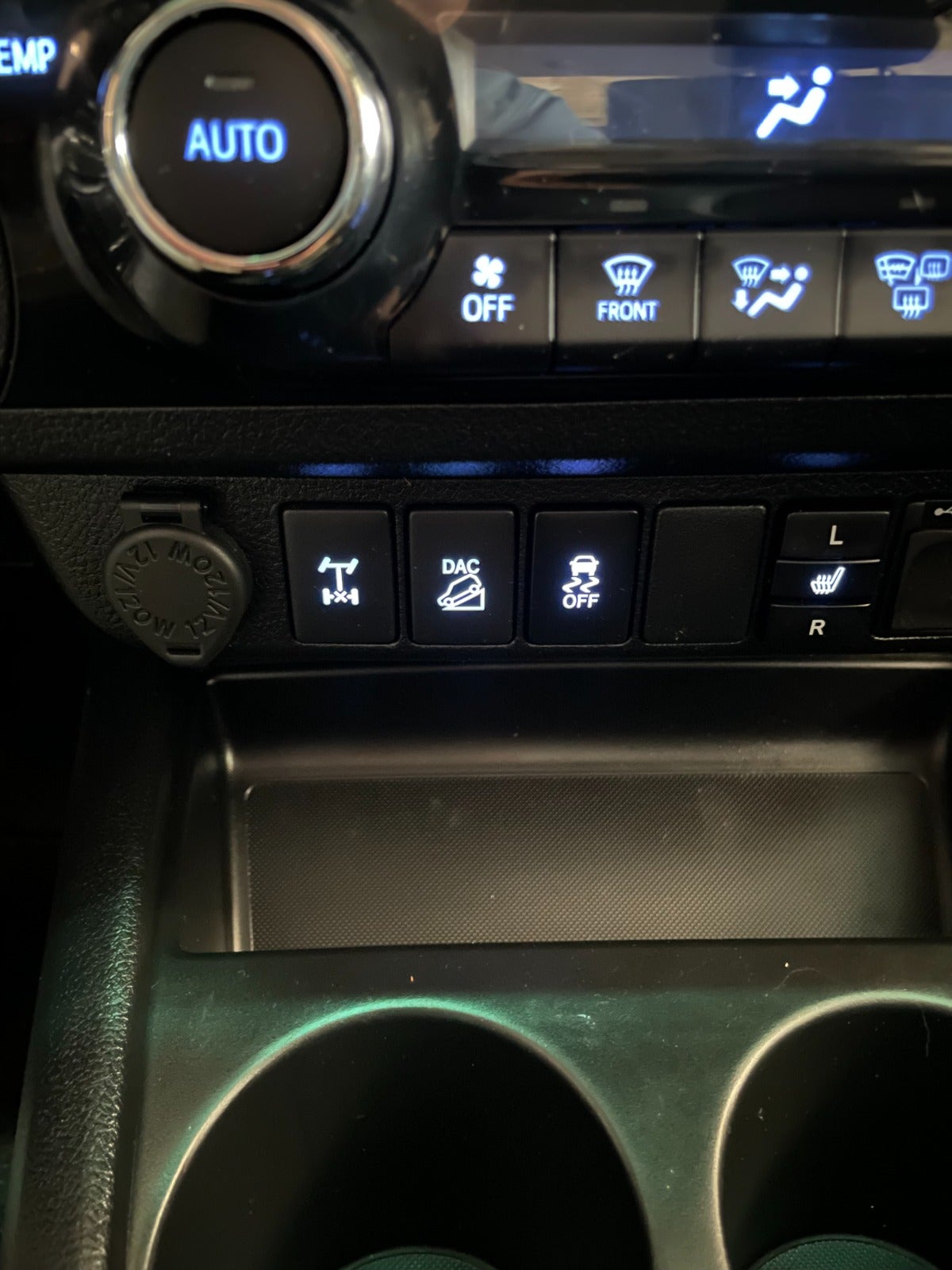 Billede af Toyota HiLux 2,4 D-4D 150 T3 Db.Kab aut. 4x4