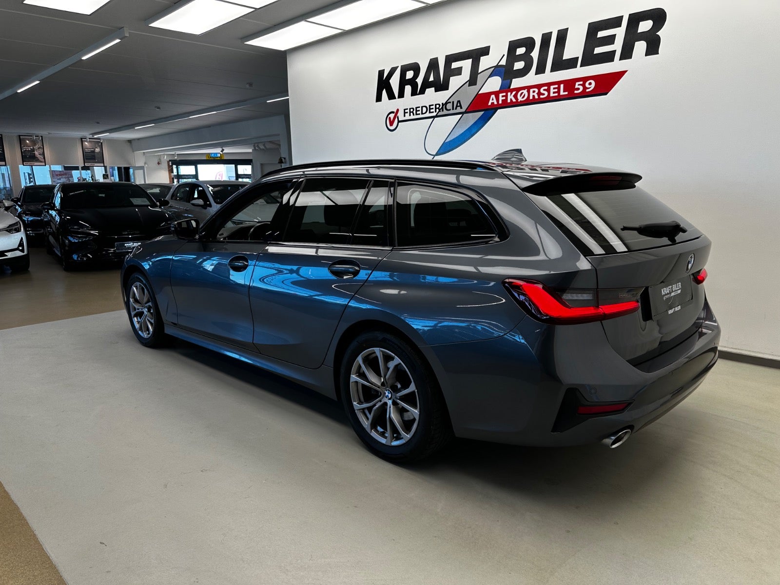 Billede af BMW 320d 2,0 Touring Sport Line aut.