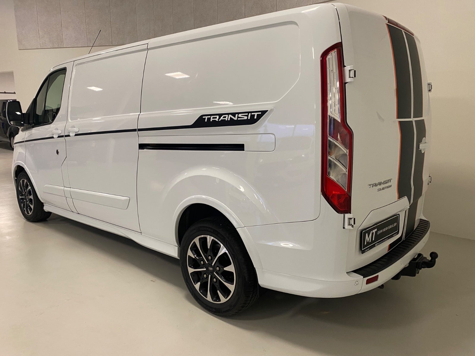 Billede af Ford Transit Custom 320L 2,0 TDCi 185 Sport aut.