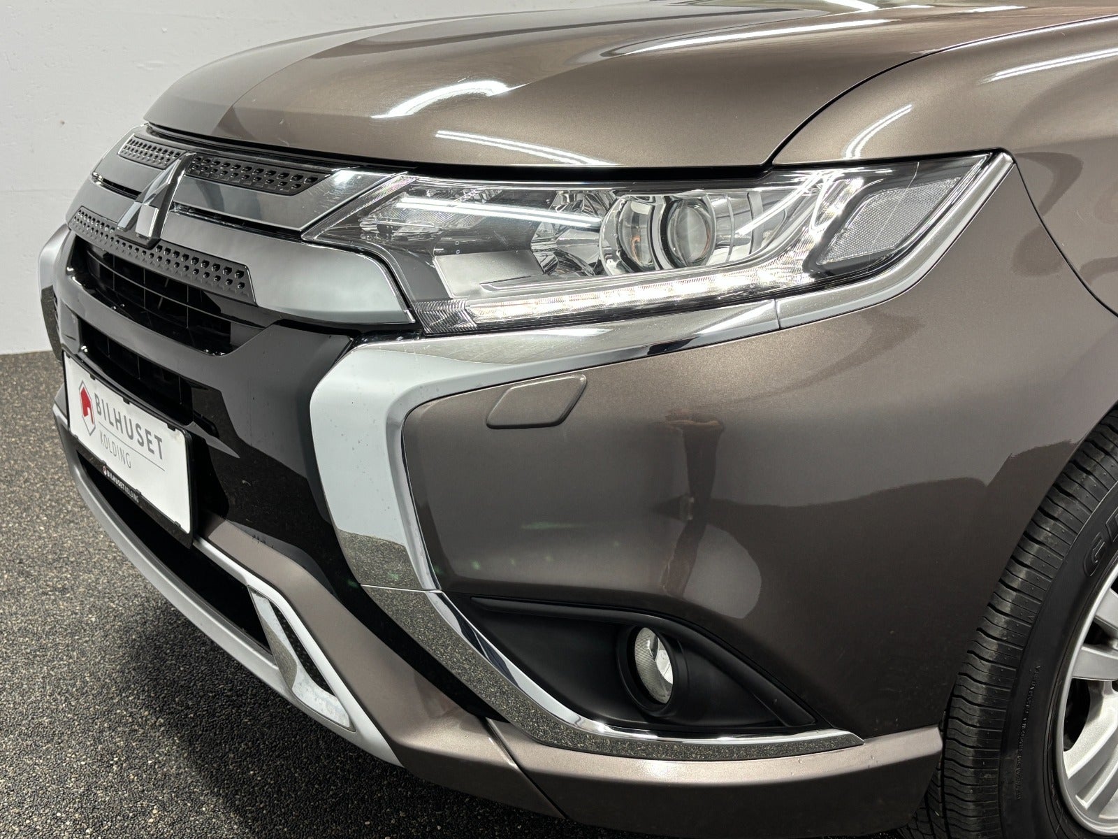 Billede af Mitsubishi Outlander 2,4 PHEV Invite CVT 4WD