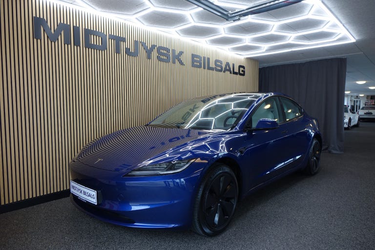Tesla Model 3 RWD