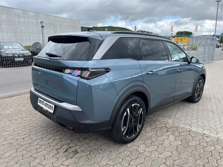 Peugeot e-5008 Allure 7prs