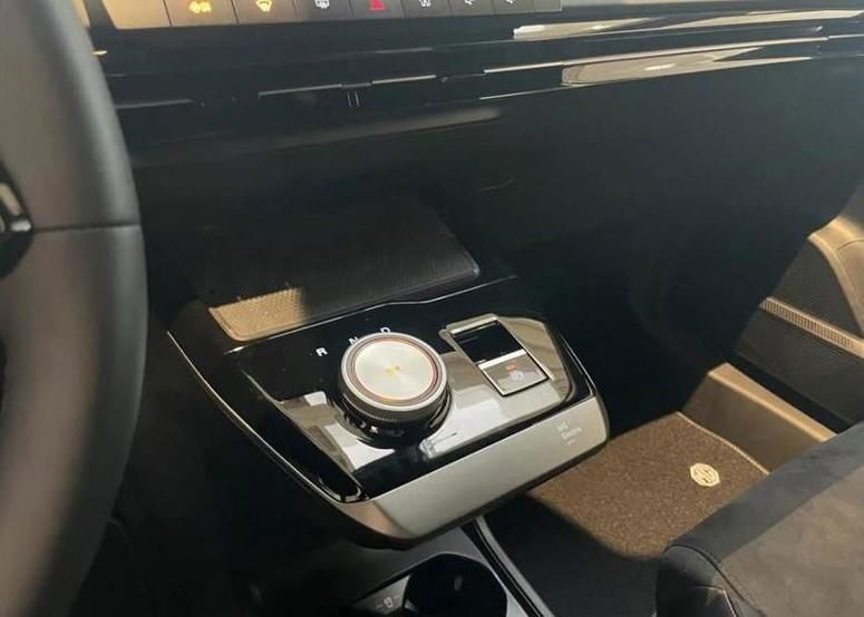 MG MG4 Luxury Extended Range