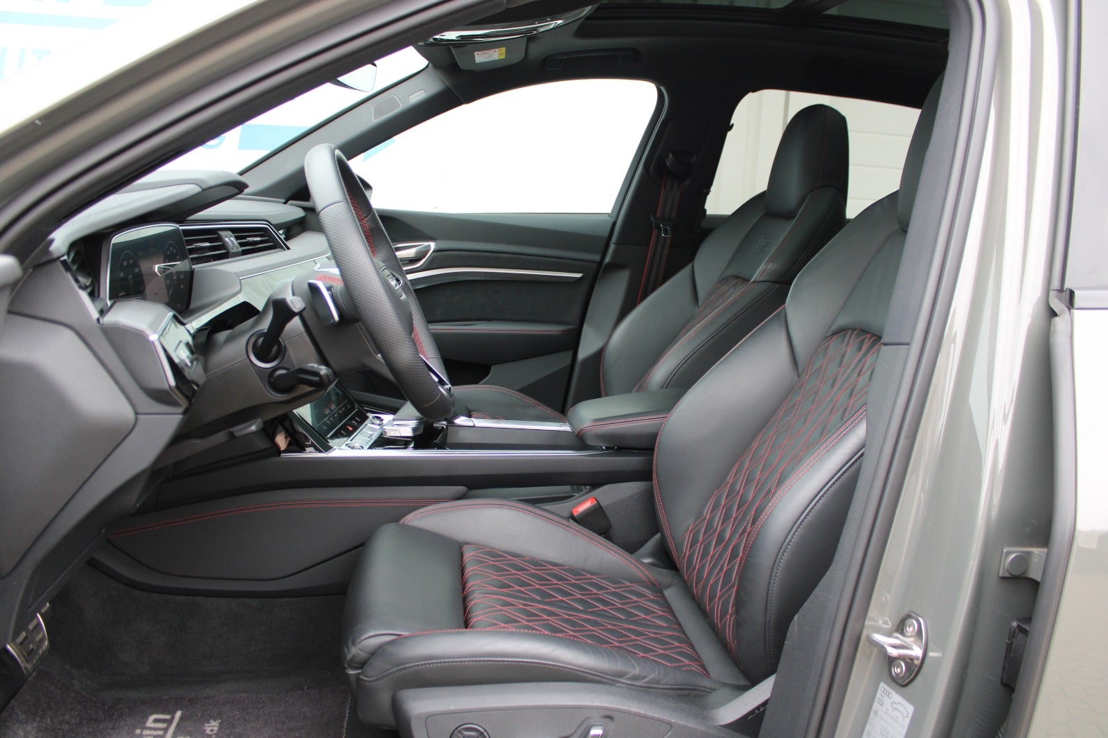 Audi Q8 e-tron S-line Black Style quattro