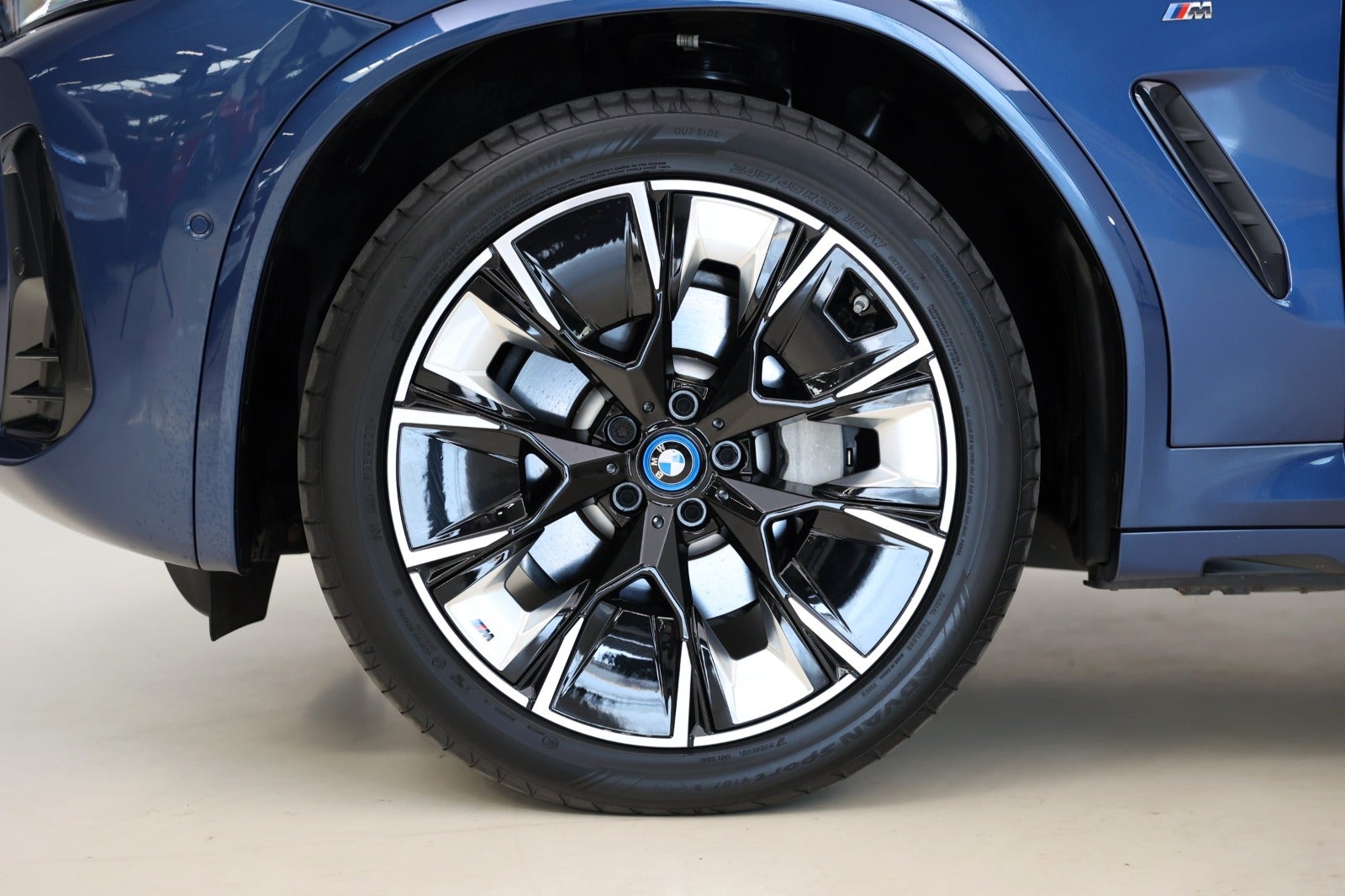 BMW iX3 Charged Plus M-Sport