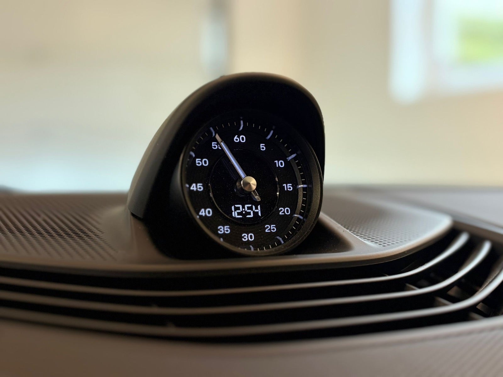 Porsche – Taycan 4