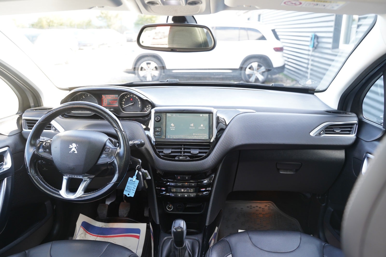 Billede af Peugeot 2008 1,6 BlueHDi 100 Selection Sky