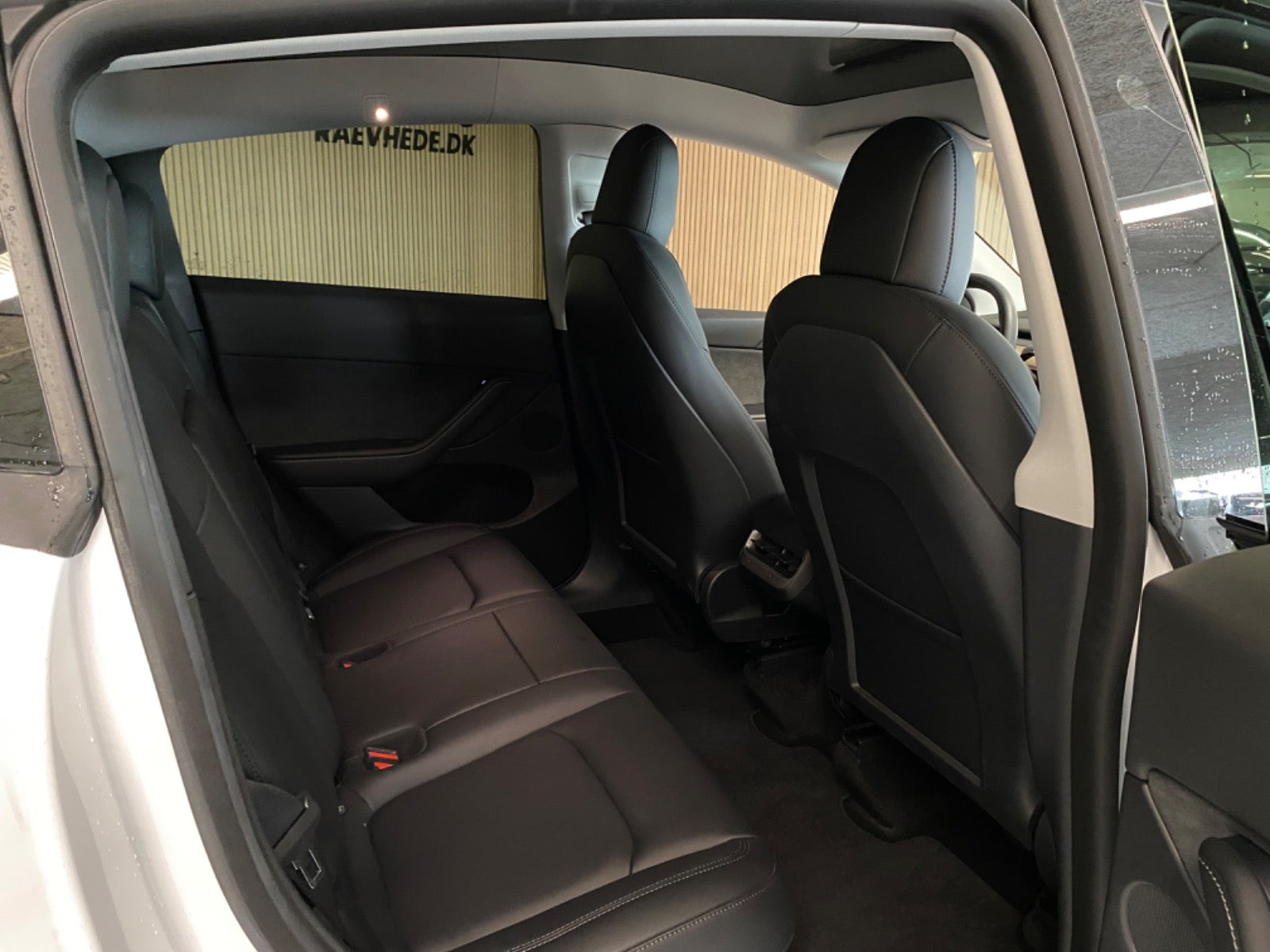 Tesla Model Y Long Range AWD – 8
