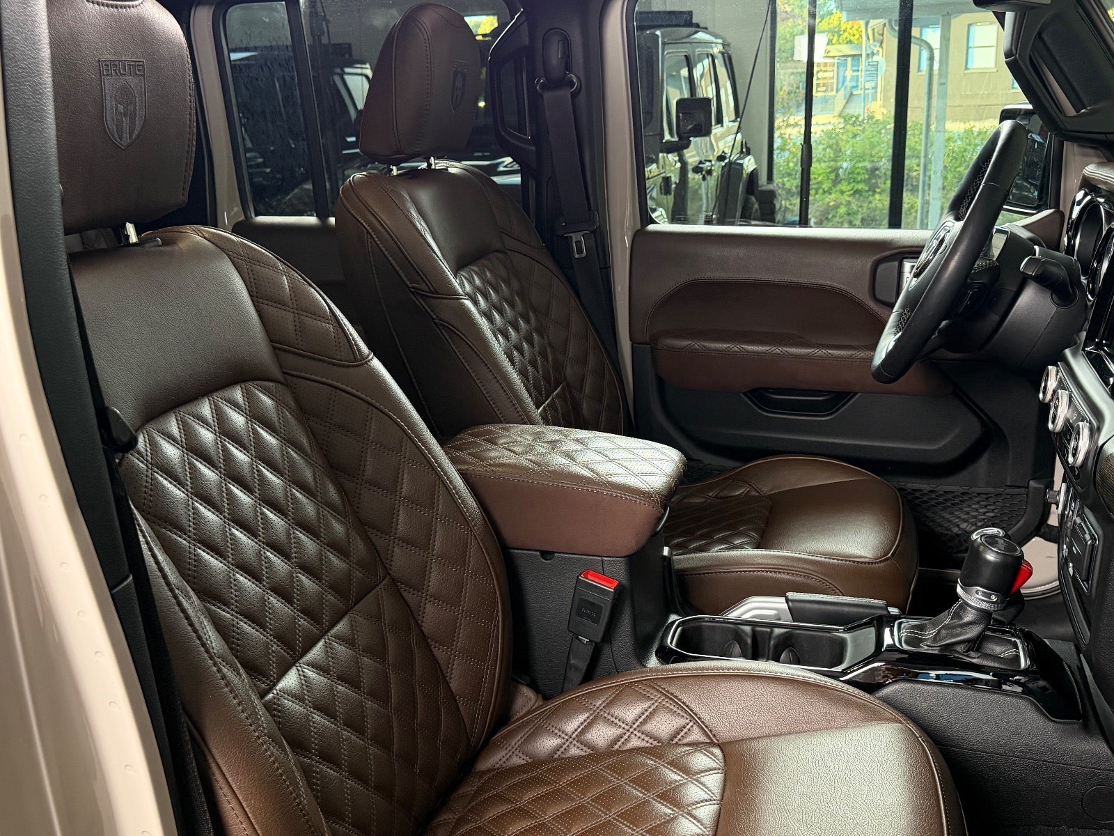 Jeep Wrangler Unlimited 2,0 T Brute Sky One aut. 4×4 4d - 15