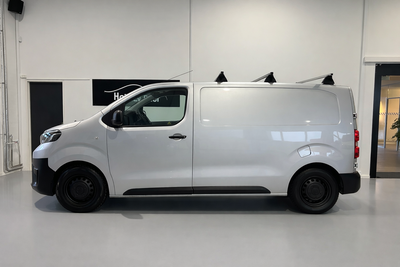 Toyota ProAce D 95 Medium Base+