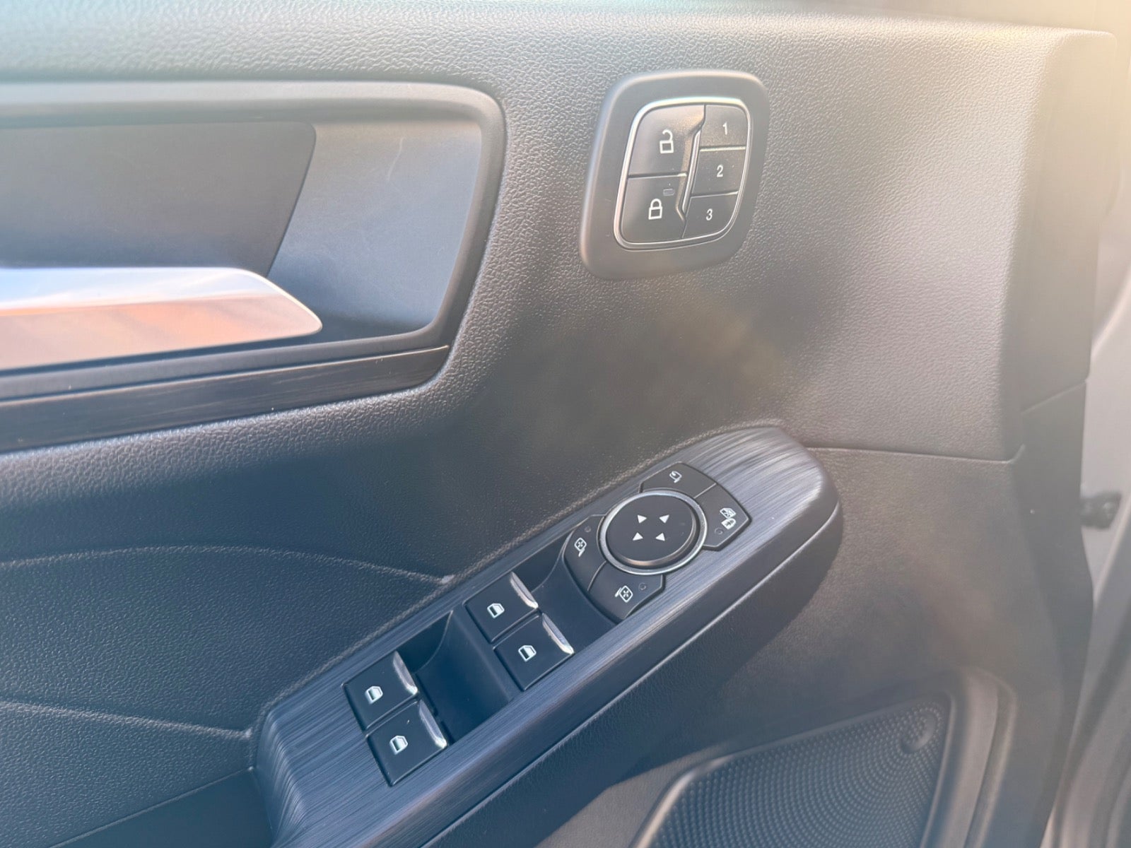 Billede af Ford Kuga 2,5 PHEV Vignale CVT