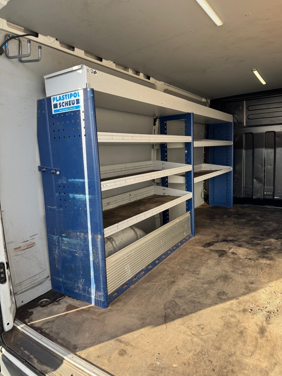 Billede af Iveco Daily 3,0 35S18 9m³ Van AG8