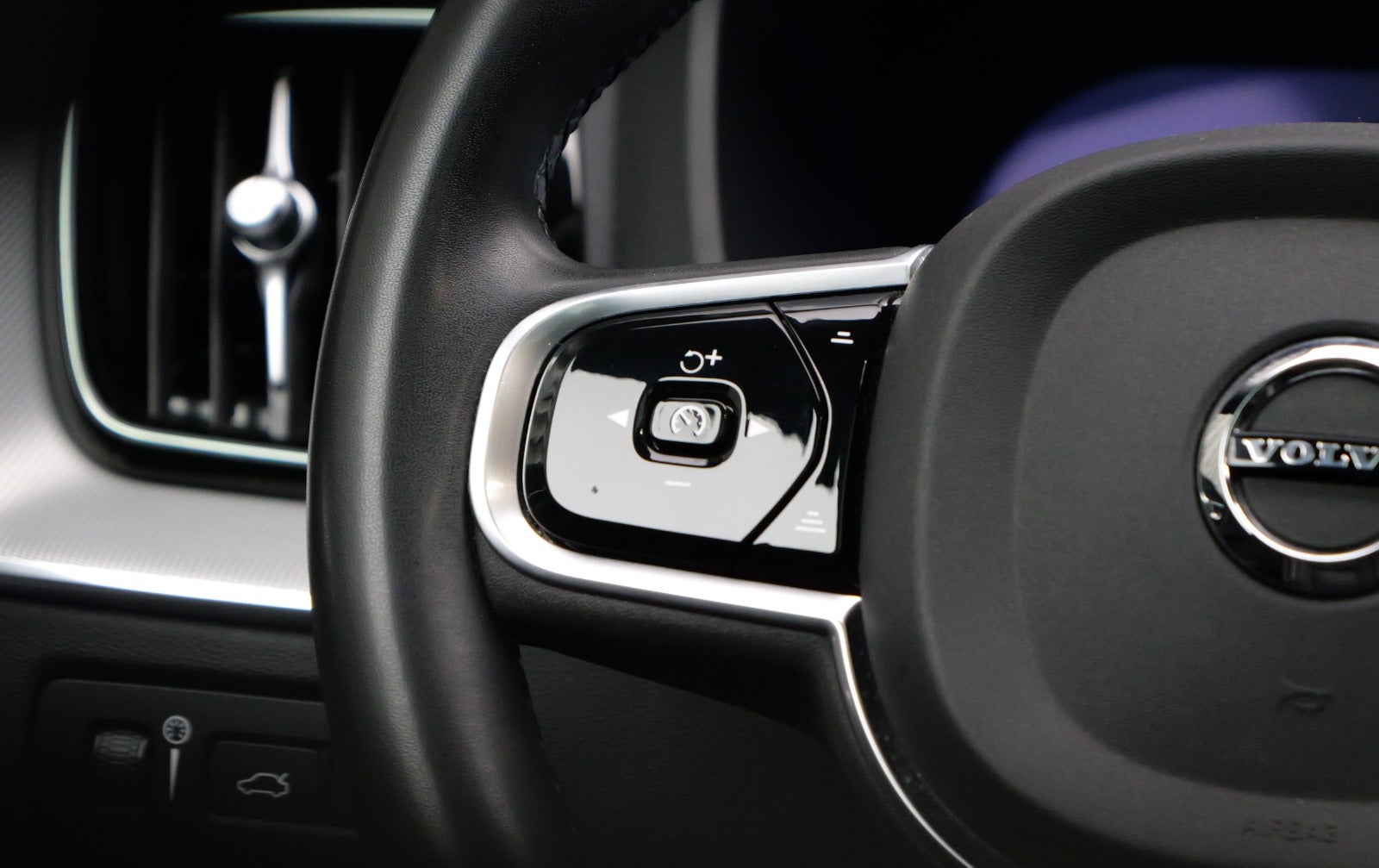 Volvo XC60 T6 ReCharge R-Design aut. AWD