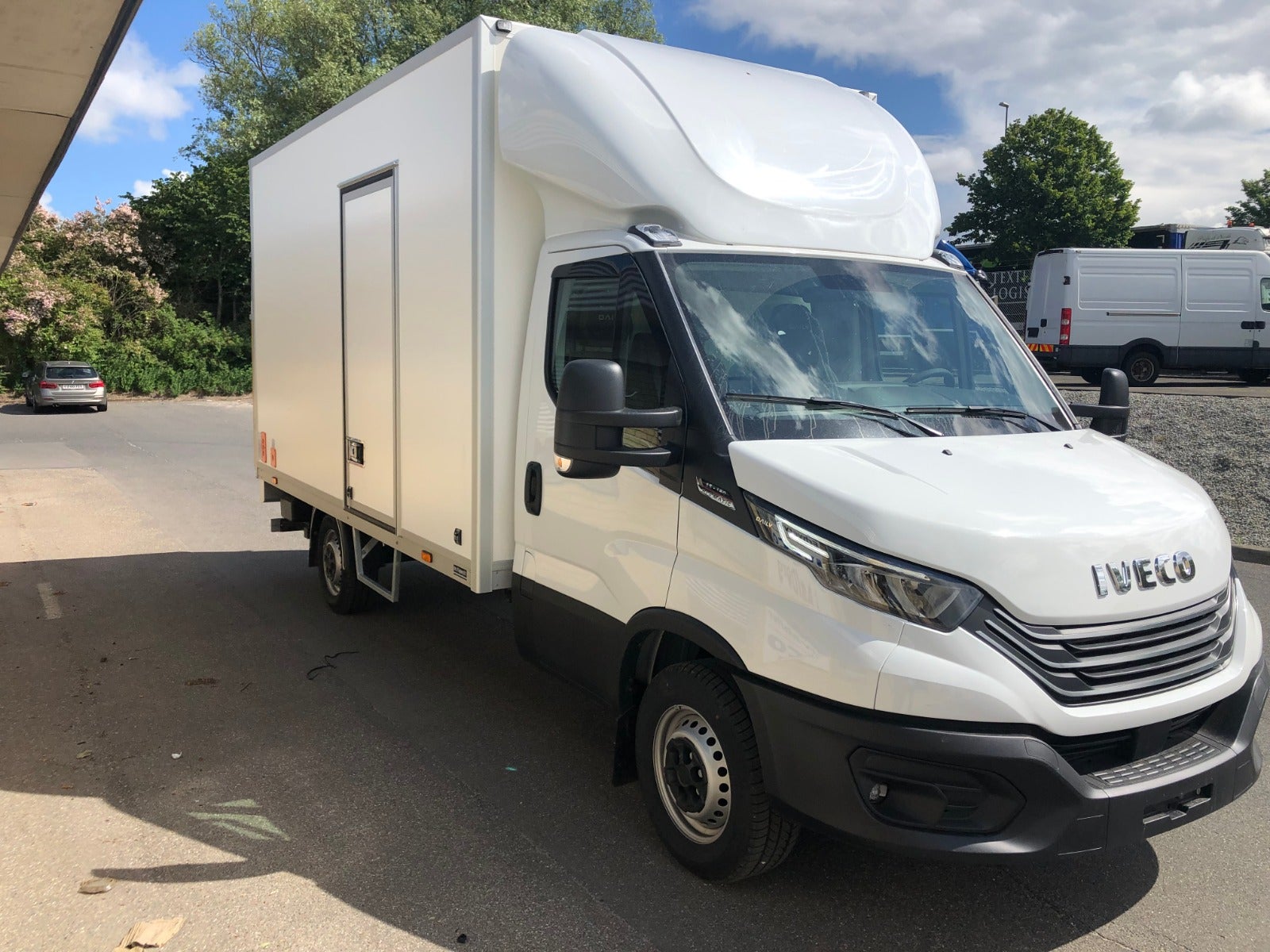 Billede af Iveco Daily 3,0 35S18 Box m/lift AG8
