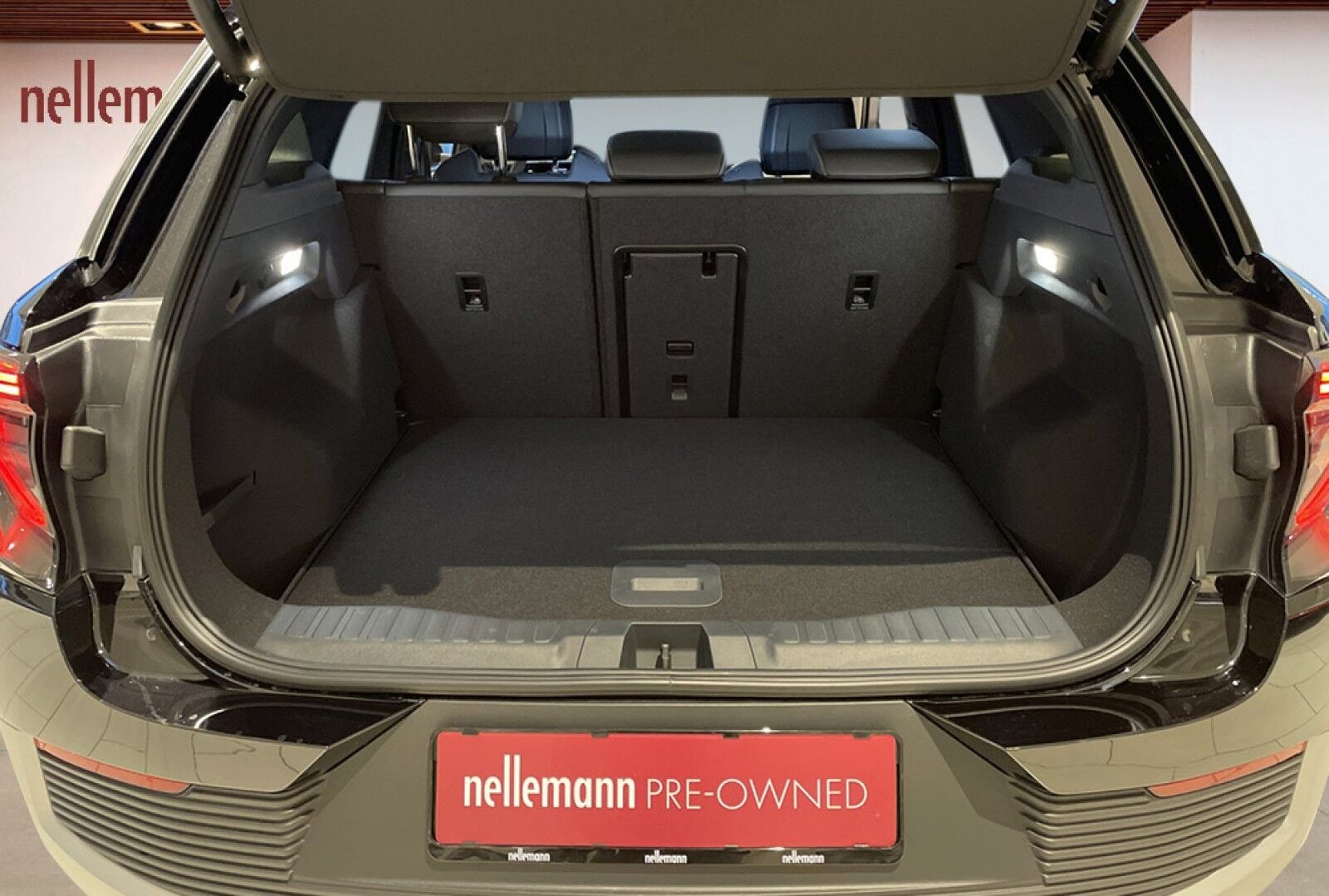 Ford Explorer Select Extended Range