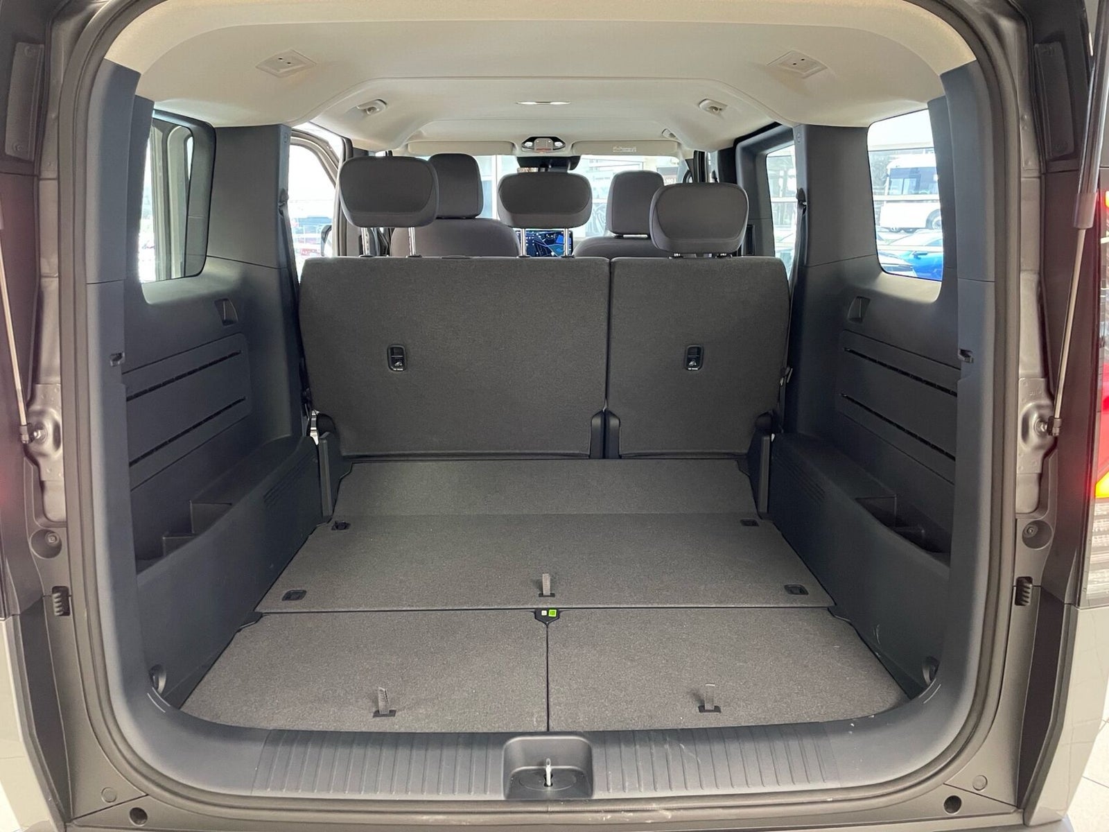 Kia PV5 Standard Range Access