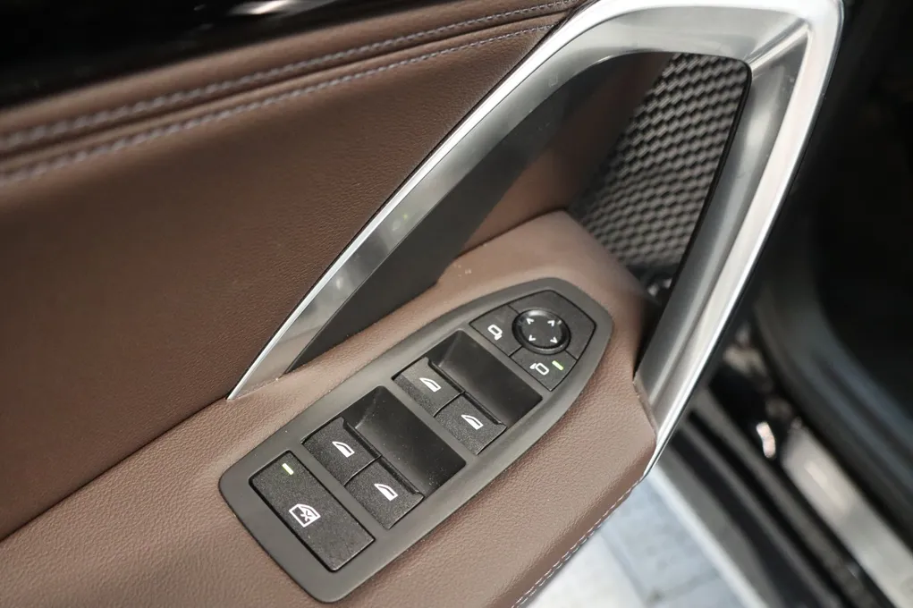 BMW iX1 xDrive30 X-Line