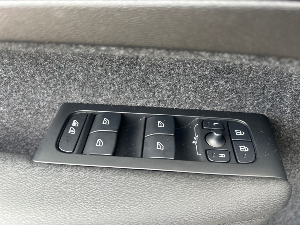 Volvo EX40 Extended Range Black Edition billede 17