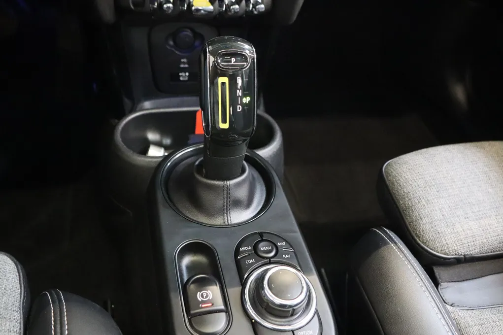 MINI Cooper SE Classic Trim