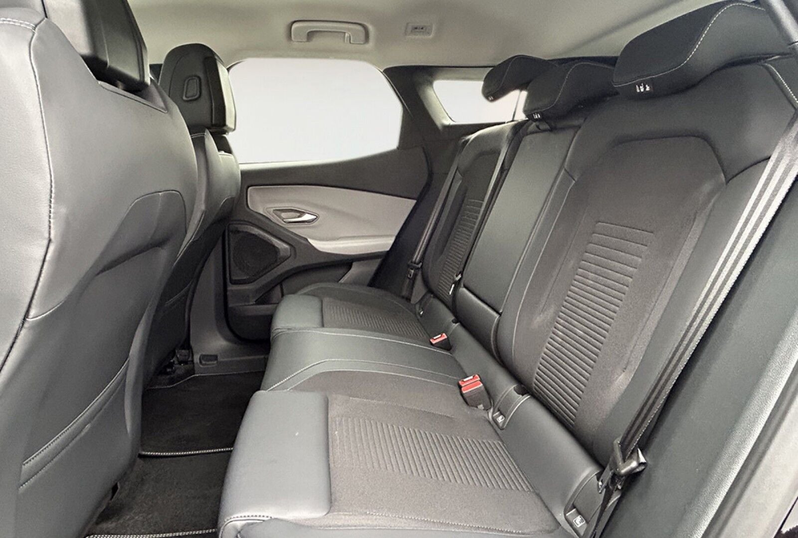 Ford Explorer Select Extended Range