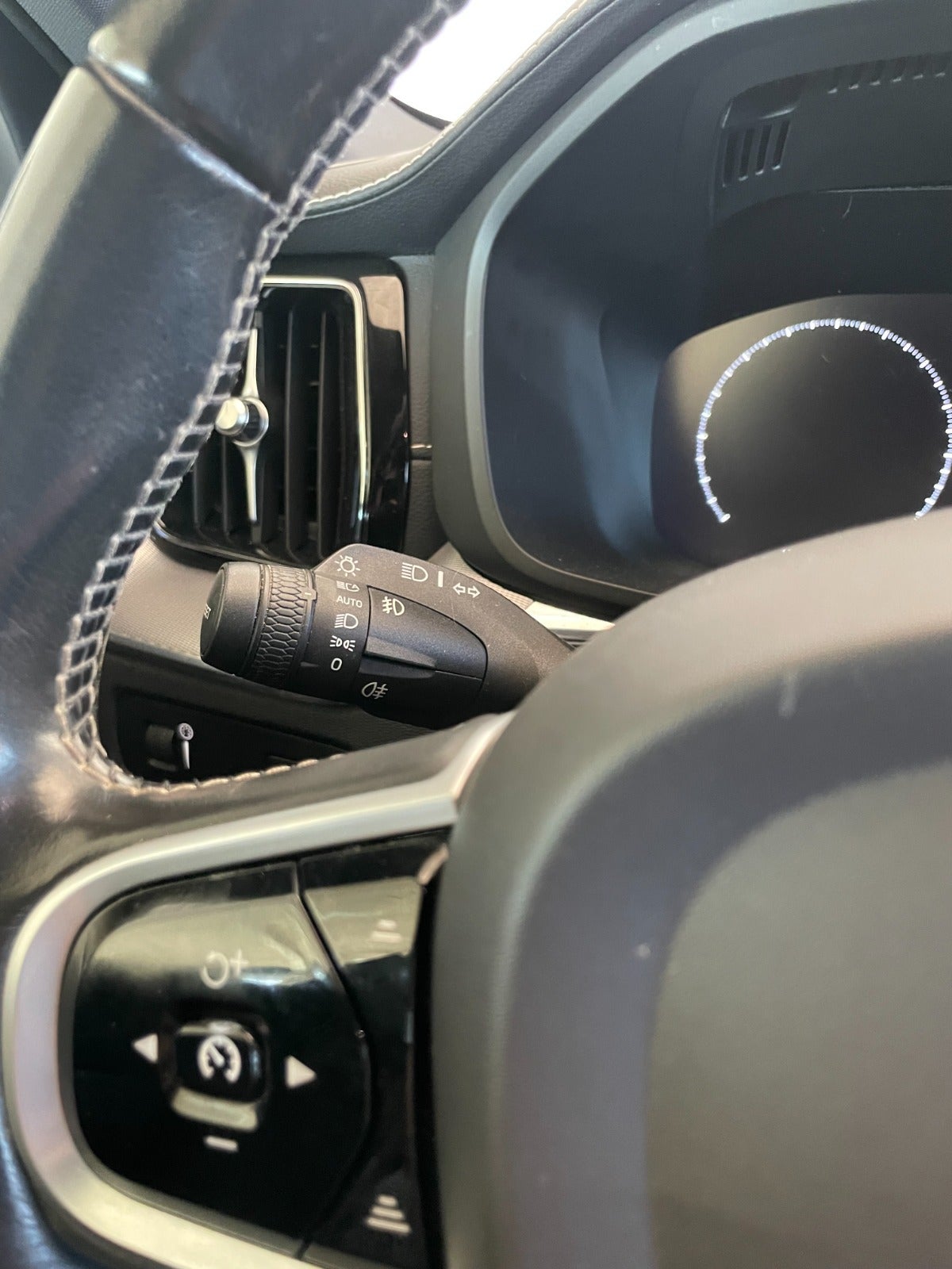 Billede af Volvo XC60 2,0 B4 197 R-Design aut. Van